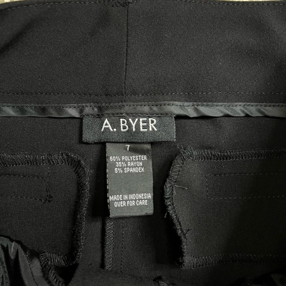 Classic Black Women's Slacks Size 7 NWT - Picture 3 of 9